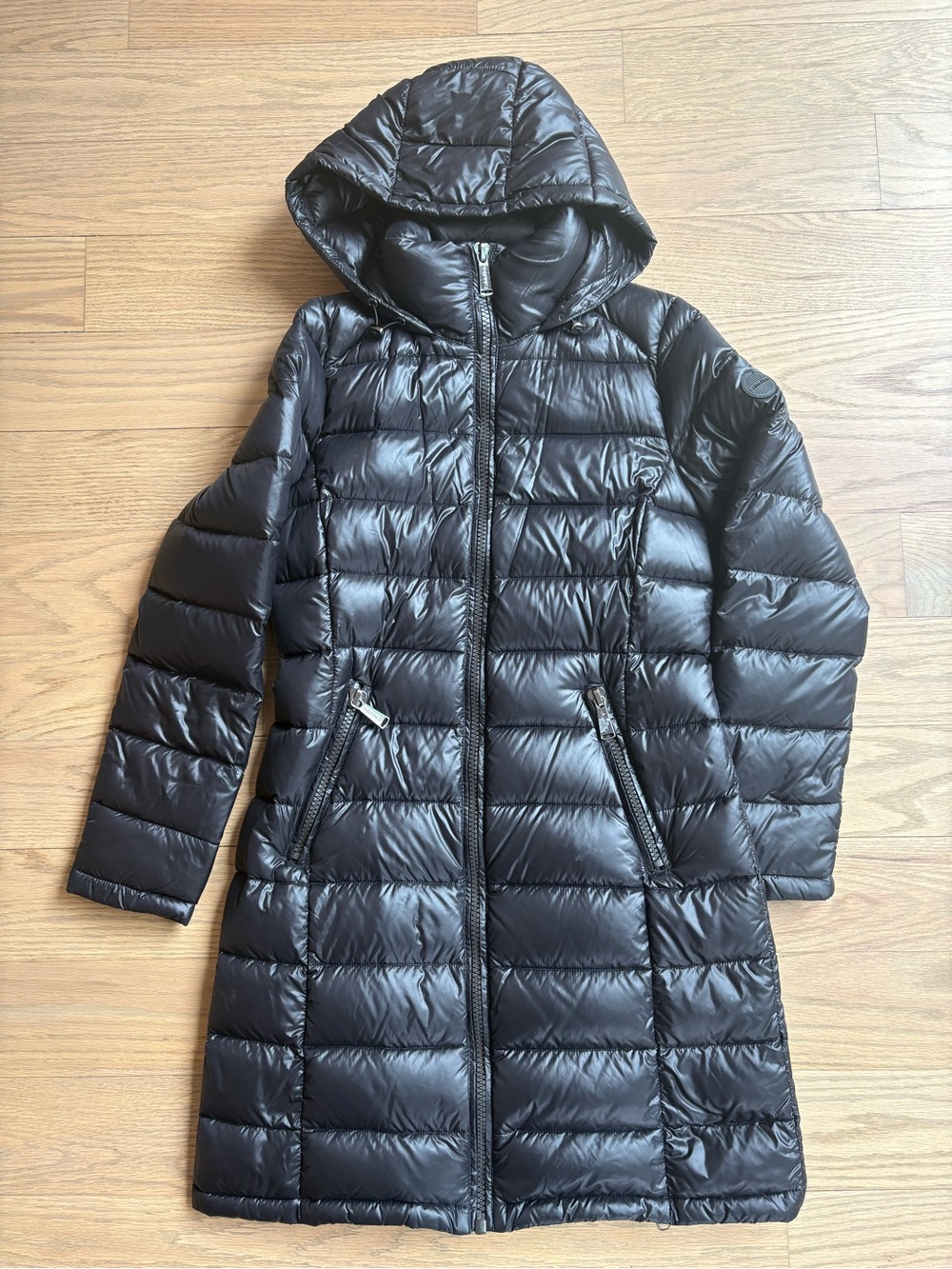 Calvin Klein women’s lightweight premium down puffer coat. Worn once! Size XS